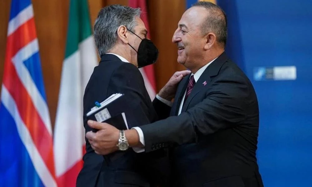 Τσαβούσογλου σε Μπλίνκεν: «Χάσατε την ισορροπία μεταξύ Τουρκίας και Ελλάδας»